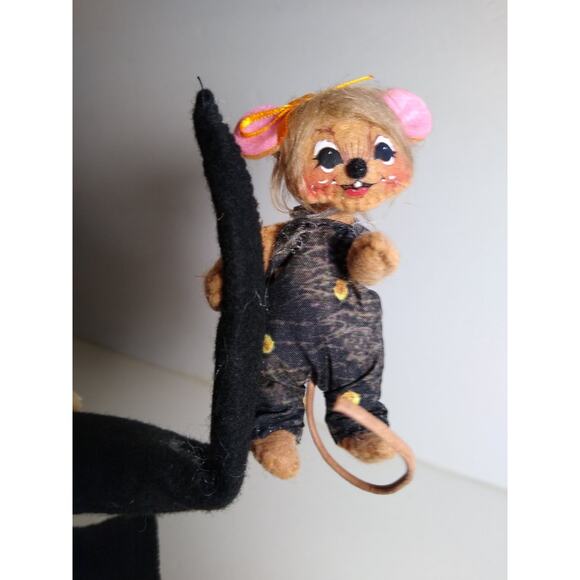 Annalee Halloween Pumpkin with Witch Hat & Dressed Mouse Artist Doll 2021 - Picture 2 of 4